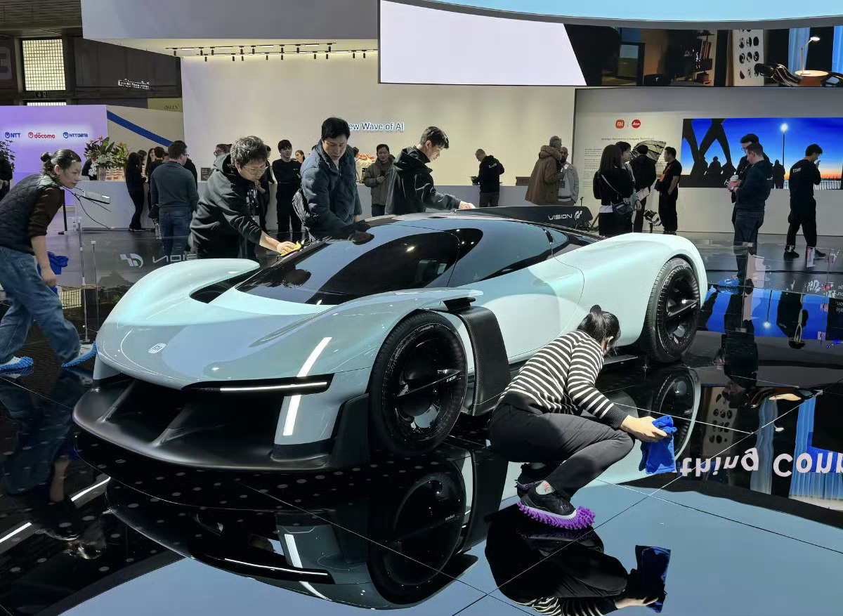 MWC2026上亮相的中国科技产品很多啊，比如小米Vision GT超跑，荣耀人