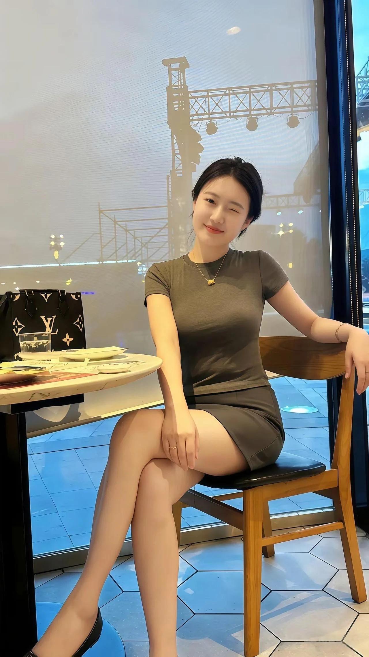 美女少妇中年少妇 极品少妇