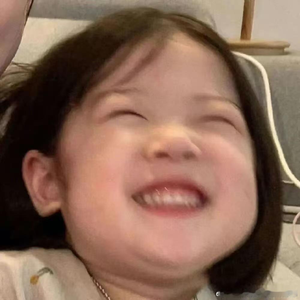 终于知道突然变丑的原因了 长期睡眠不足，黑眼圈眼袋找上门，再好看的五官也扛不住。