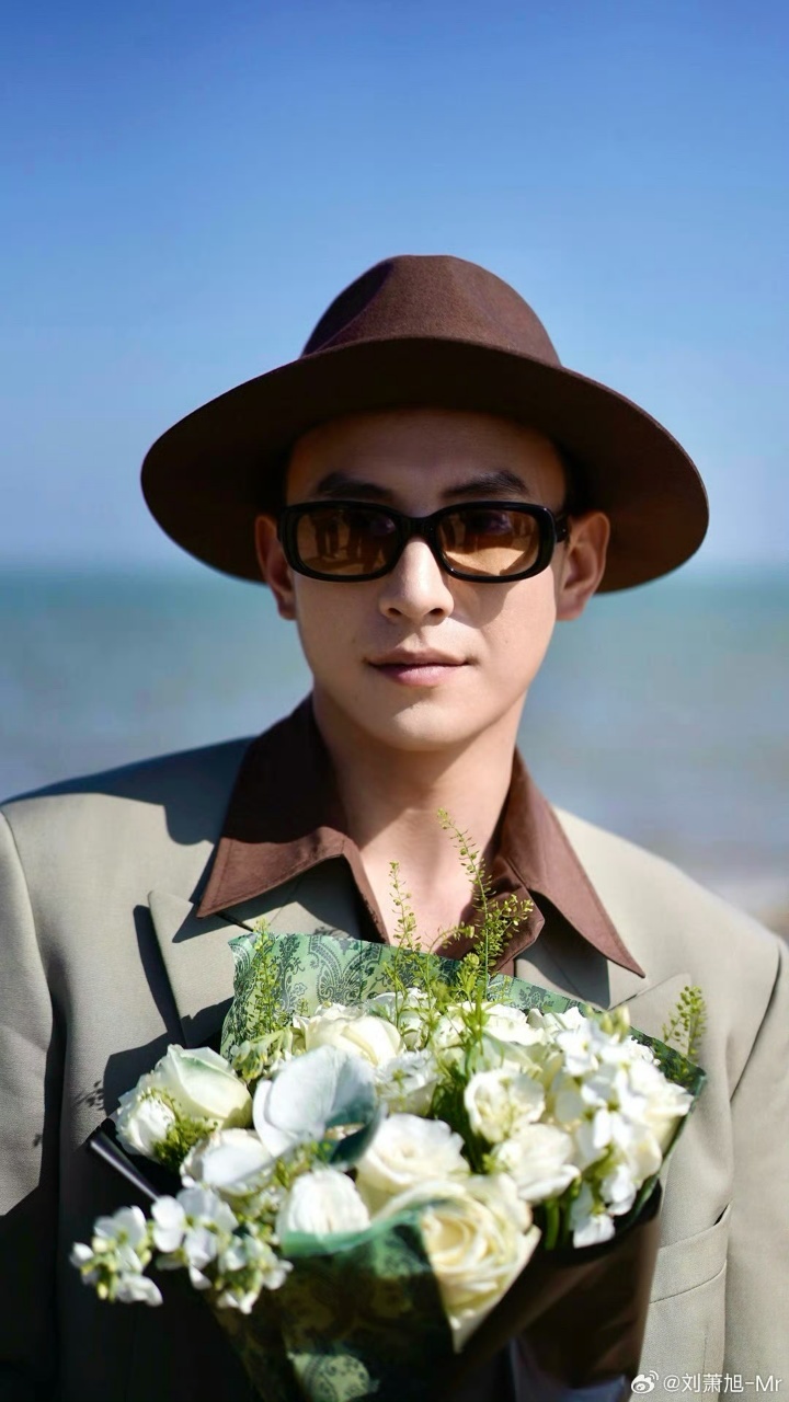 微短剧品质盛典简直是追剧人的天堂，现场熟面孔扎堆，霸总千金、少爷少奶奶齐聚。这强