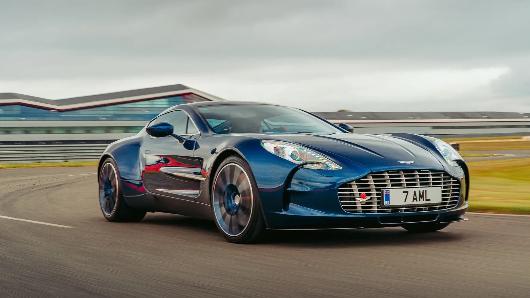 将近15年前的天价跑车Aston Martin One-77 ​​​