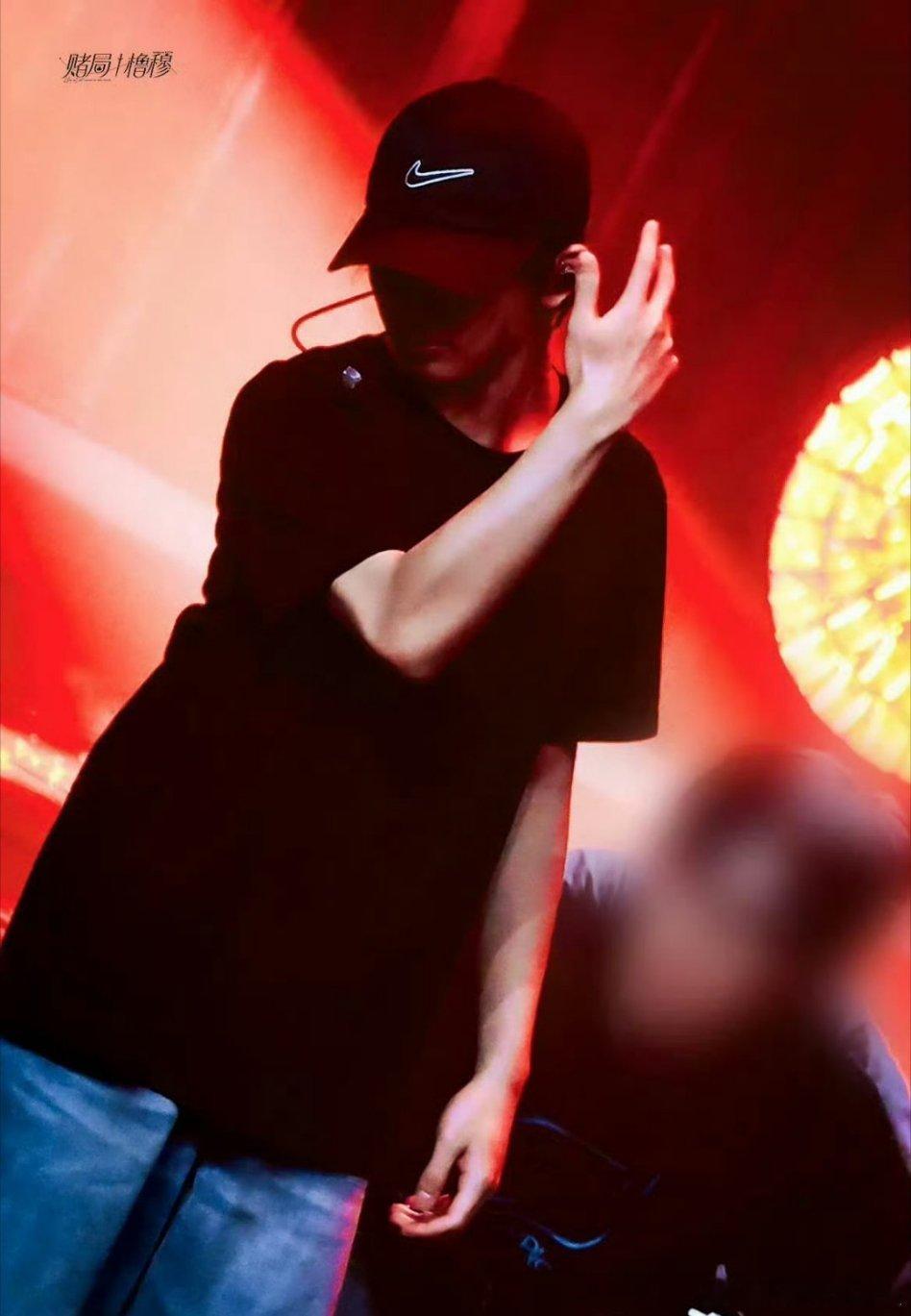 王橹杰、穆祉丞 荣耀之战演唱会彩排图率先出炉！ 