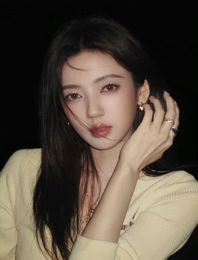 何瑞贤演出了暗恋是一个人的兵荒马乱何瑞贤真的，给她一个女主吧，她的演技真的很好，