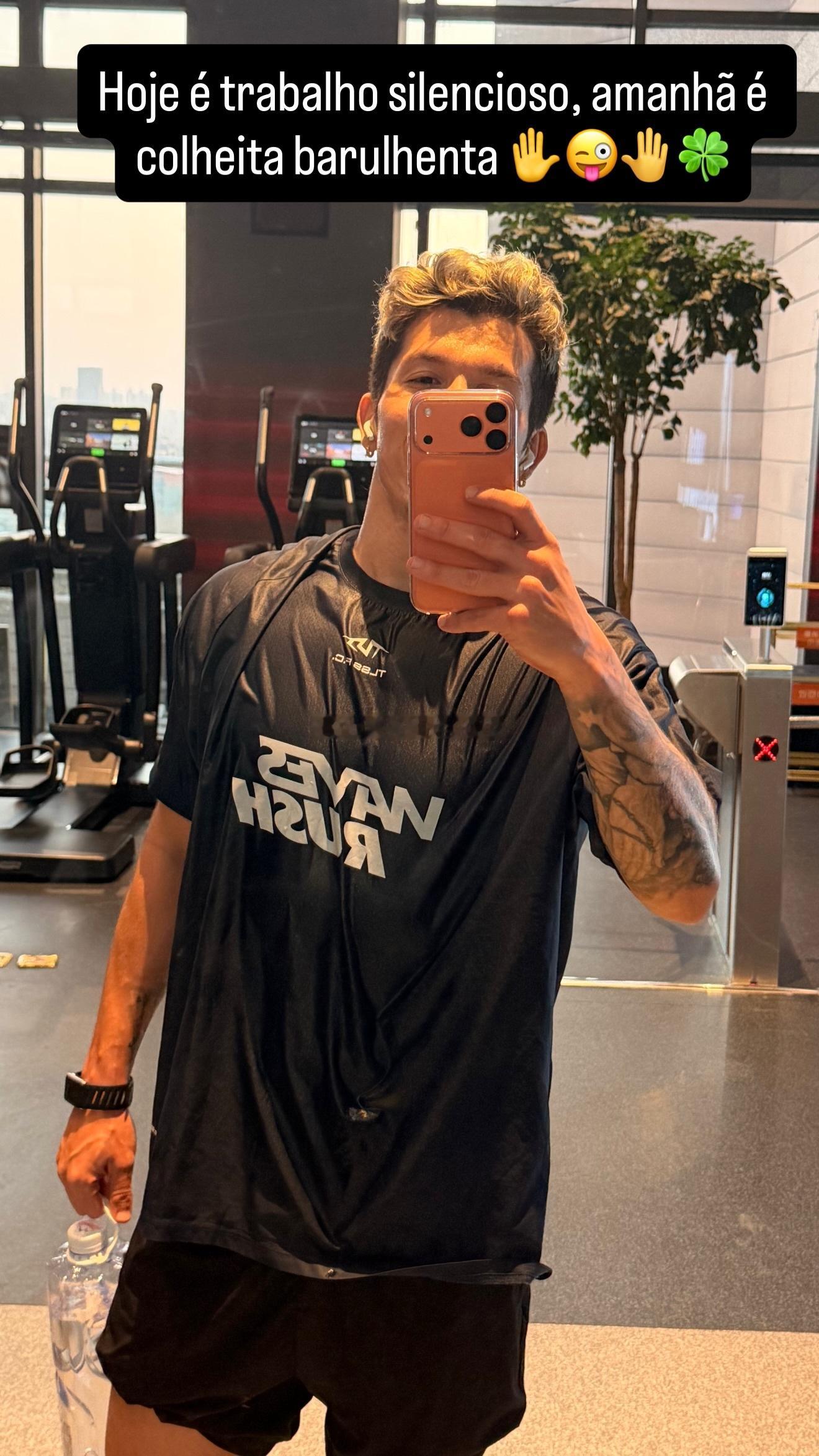 📸纳萨里奥 表示今天的努力是为了明天能有更大的收获加油！ 