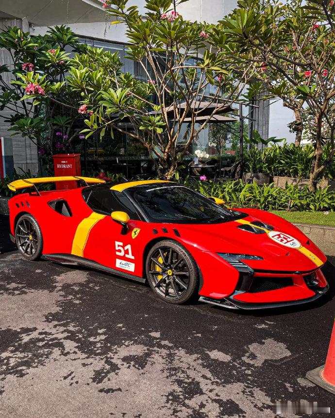 法拉利SF90 XX Stradale，喜欢这个颜色吗！汽车汽车[超话] ​​​