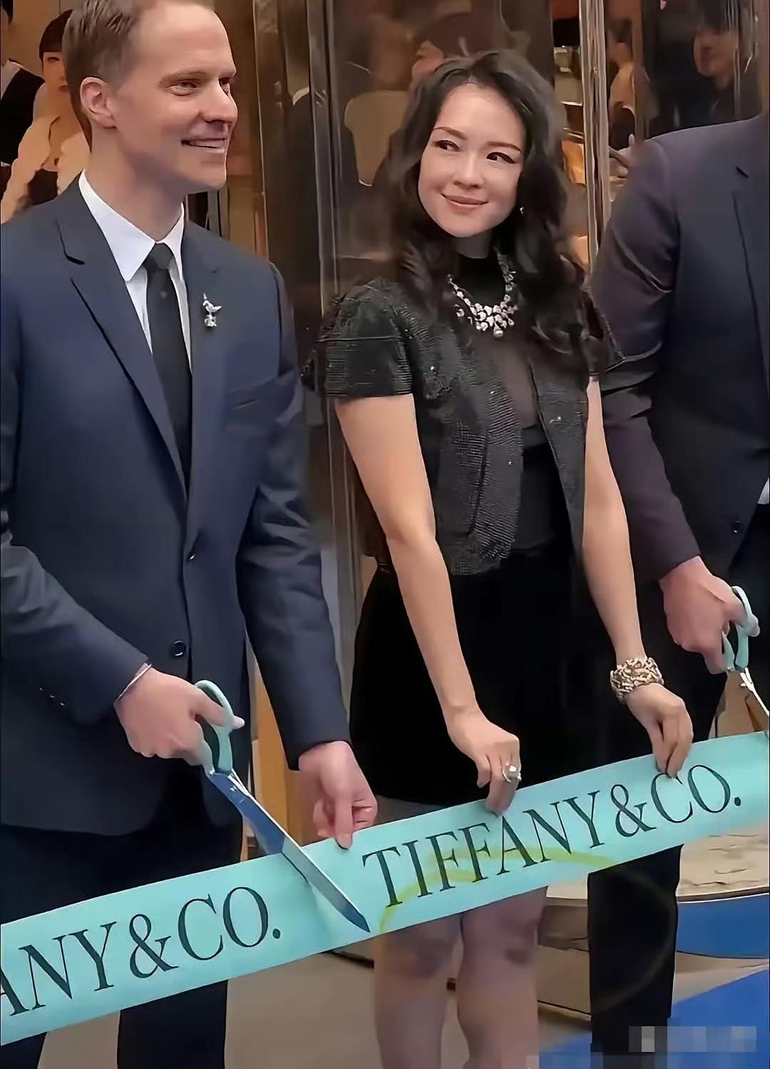 章子怡以自身为例，生动诠释了46岁并非人生的分水岭，而是一切皆可重新出发的黄金起