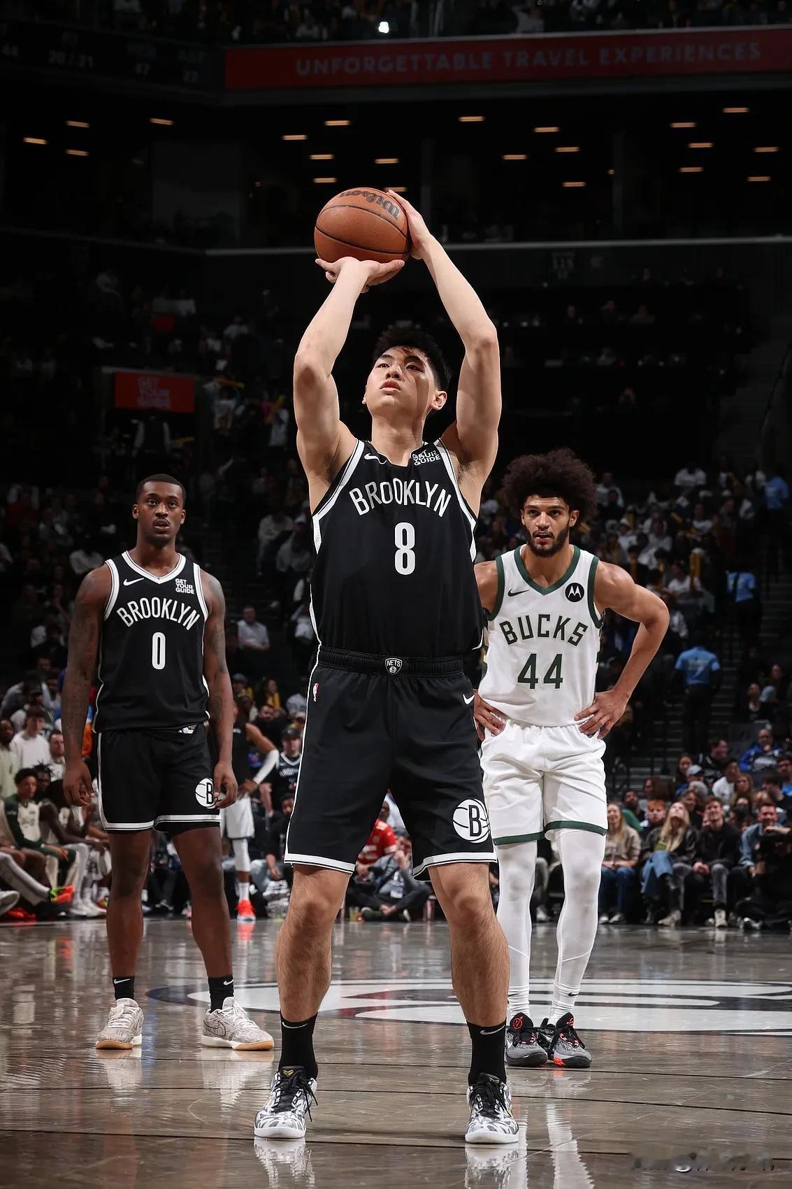 敢打敢拼，中国球员，崔永熙，在NBA常规赛篮网对决雄鹿的比赛中，出场1分58秒，