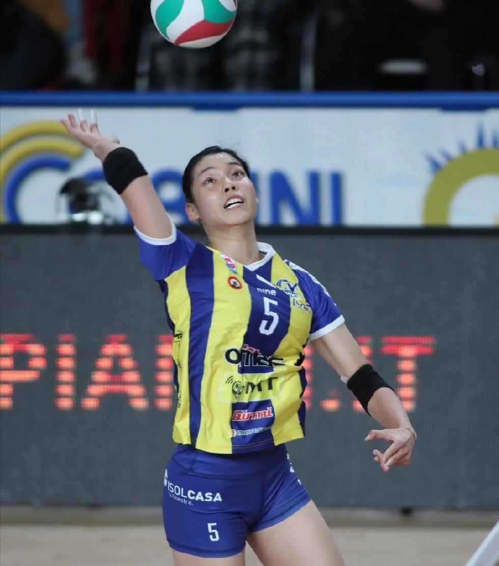 赵勇在意大利考察中国女排队员庄宇珊！
今天凌晨意甲联赛继续开打，中国女排的主攻手