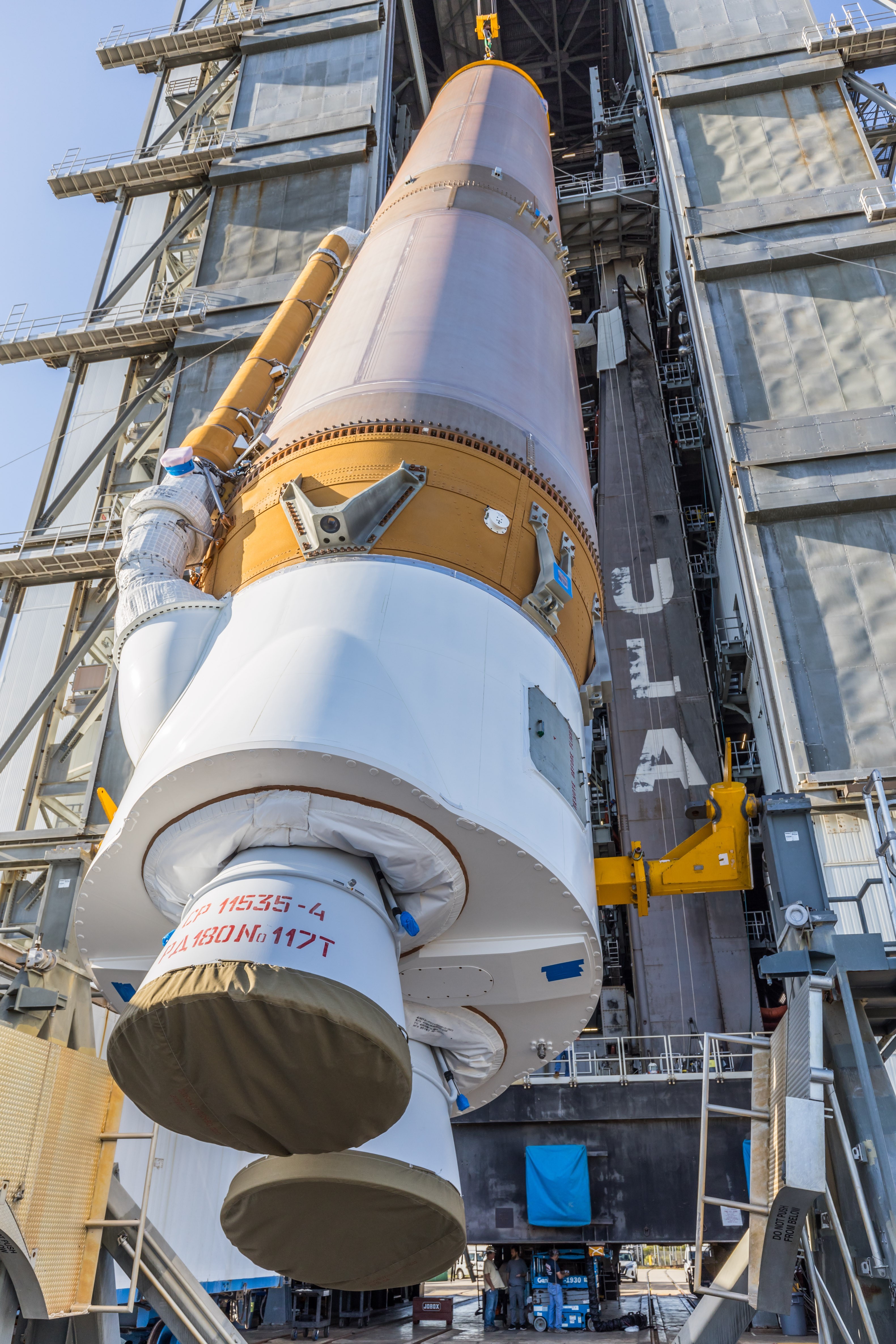 【ULA Atlas V 551火箭完成一级堆叠】联合发射联盟（ULA）的Atl