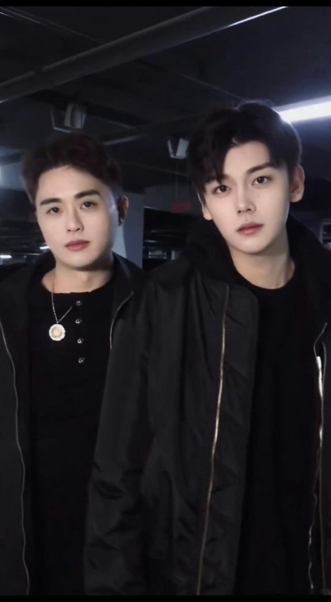 曝韦雪前男友分手找韦雪前夫哭好莫名其妙