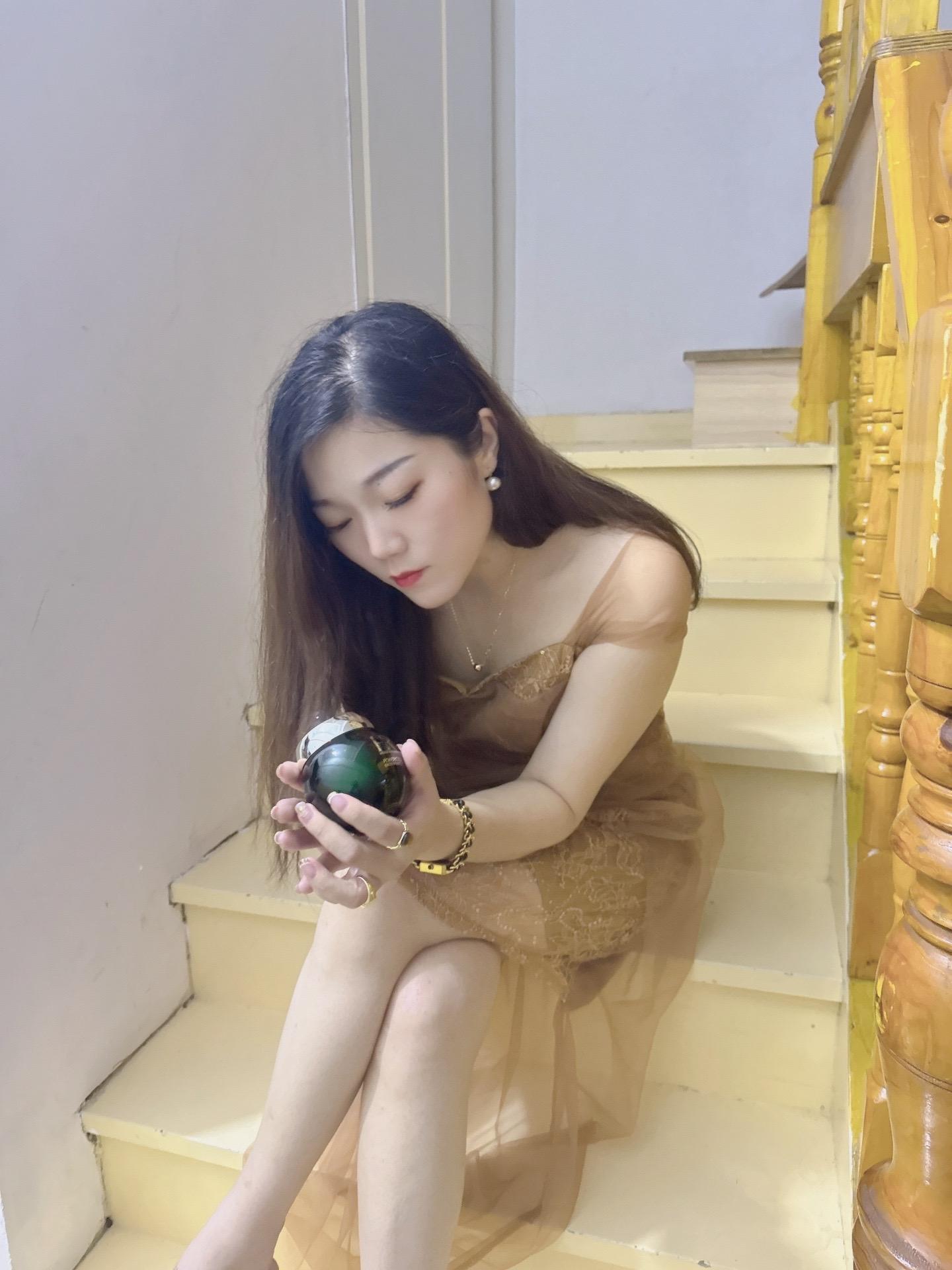 爱是不可以被降级处理的 体验过很好很好的爱 就很难再被一般般的感情打动 🌹