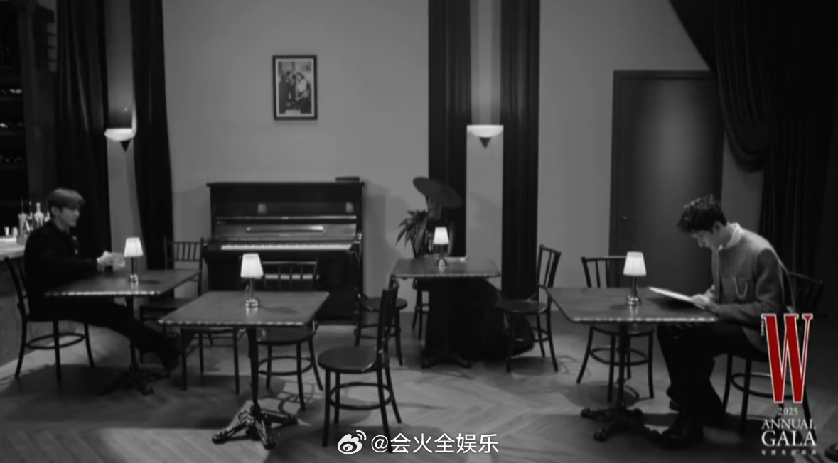 迪丽热巴白敬亭龚俊一人一桌 我不行了，迪丽热巴白敬亭龚俊一人一桌 ​​​