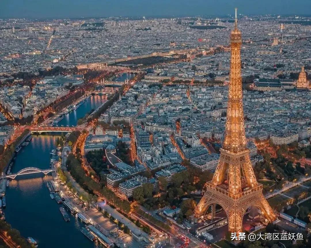 在广州，家里有200-300万存款，说高不高，说低不低，挺微妙的。
 
普通工薪