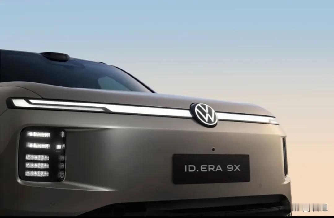 上周跟朋友开着试装车跑了趟青藏线，本来以为增程车到高原肯定拉胯，结果大众ID.E