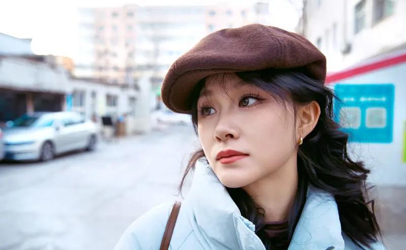 老人们不是爱操心，是怕被落下。
孩子一句“忙”，能让他们想一整晚。
电话不敢多打