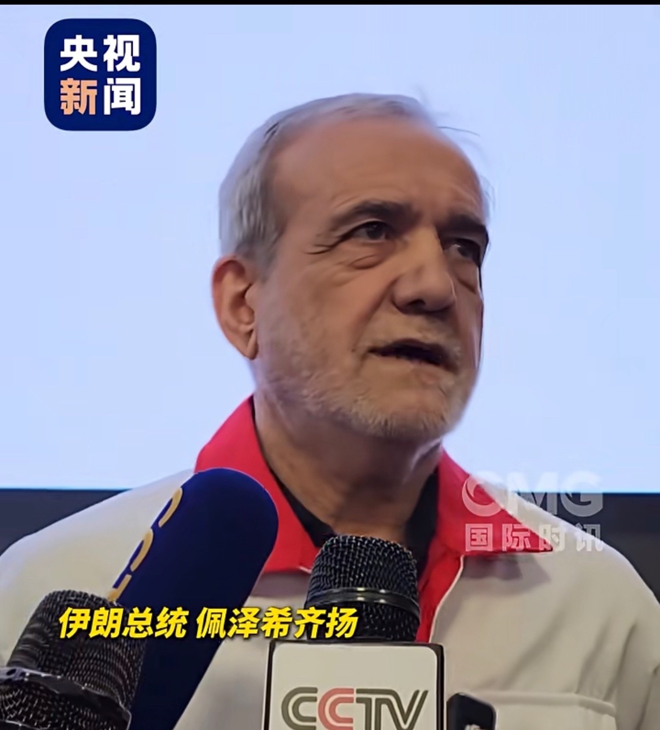 伊朗这步棋，看着险，实则稳。不跟美国硬刚，专打“软肋”，用法律和舆论当武器，搅动