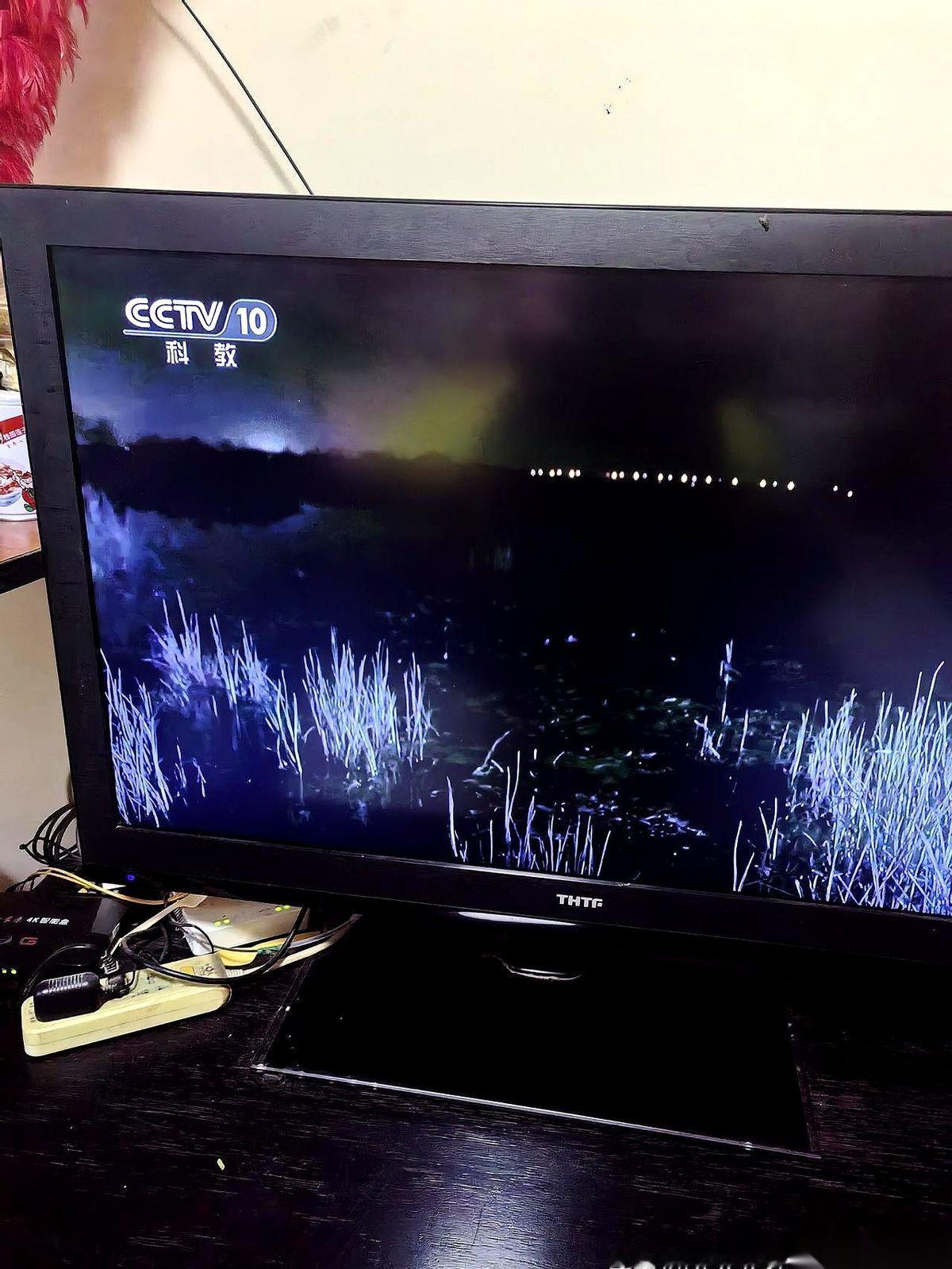 最怕的就是这种人：
欠着你的钱，朋友圈里活得比谁都滋润。今天吃日料，明天泡温泉，