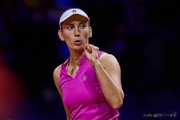 梅尔腾斯6-2 6-1伊埃拉
爱丽丝的网球非常冷静。
她现在2-0对阵菲律宾人.