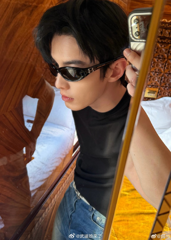 何与发来的威尼斯明信片 