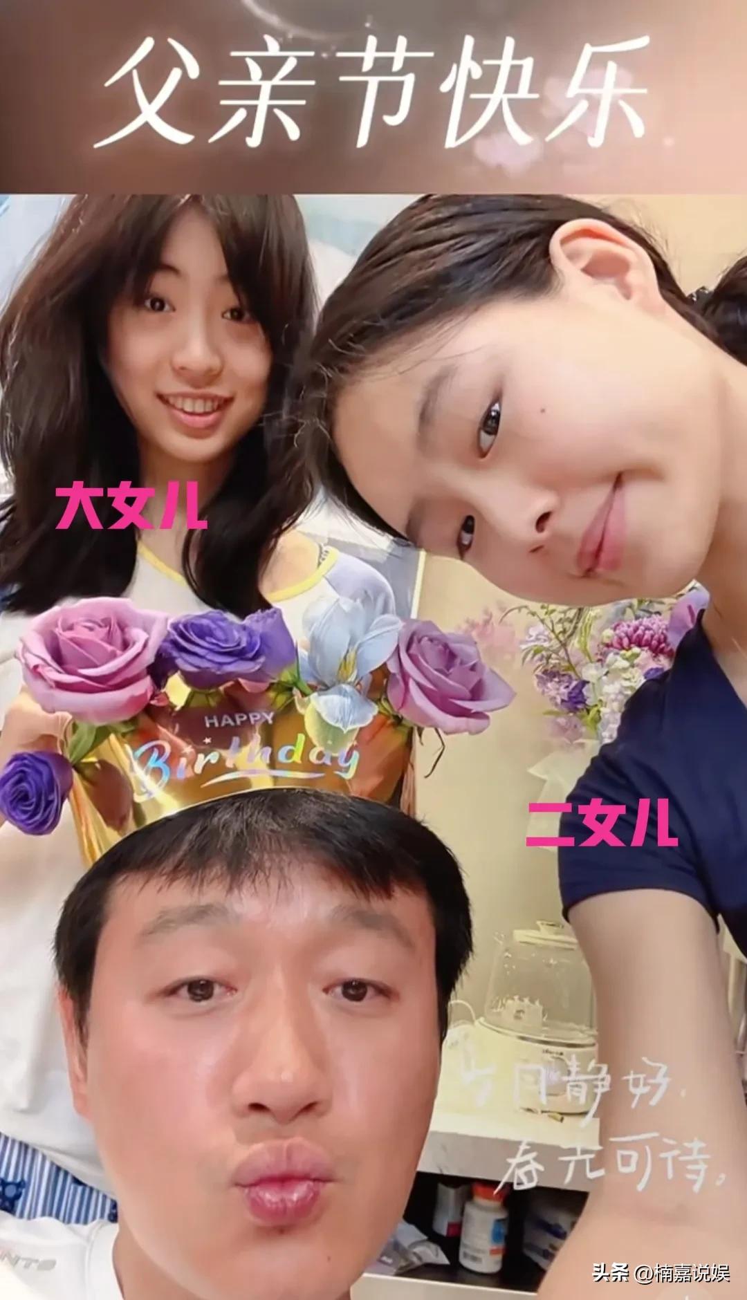 佟大为老婆关悦，罕见在社交媒体晒三个娃和父亲的日常照，庆祝父亲节。
佟大为和关悦