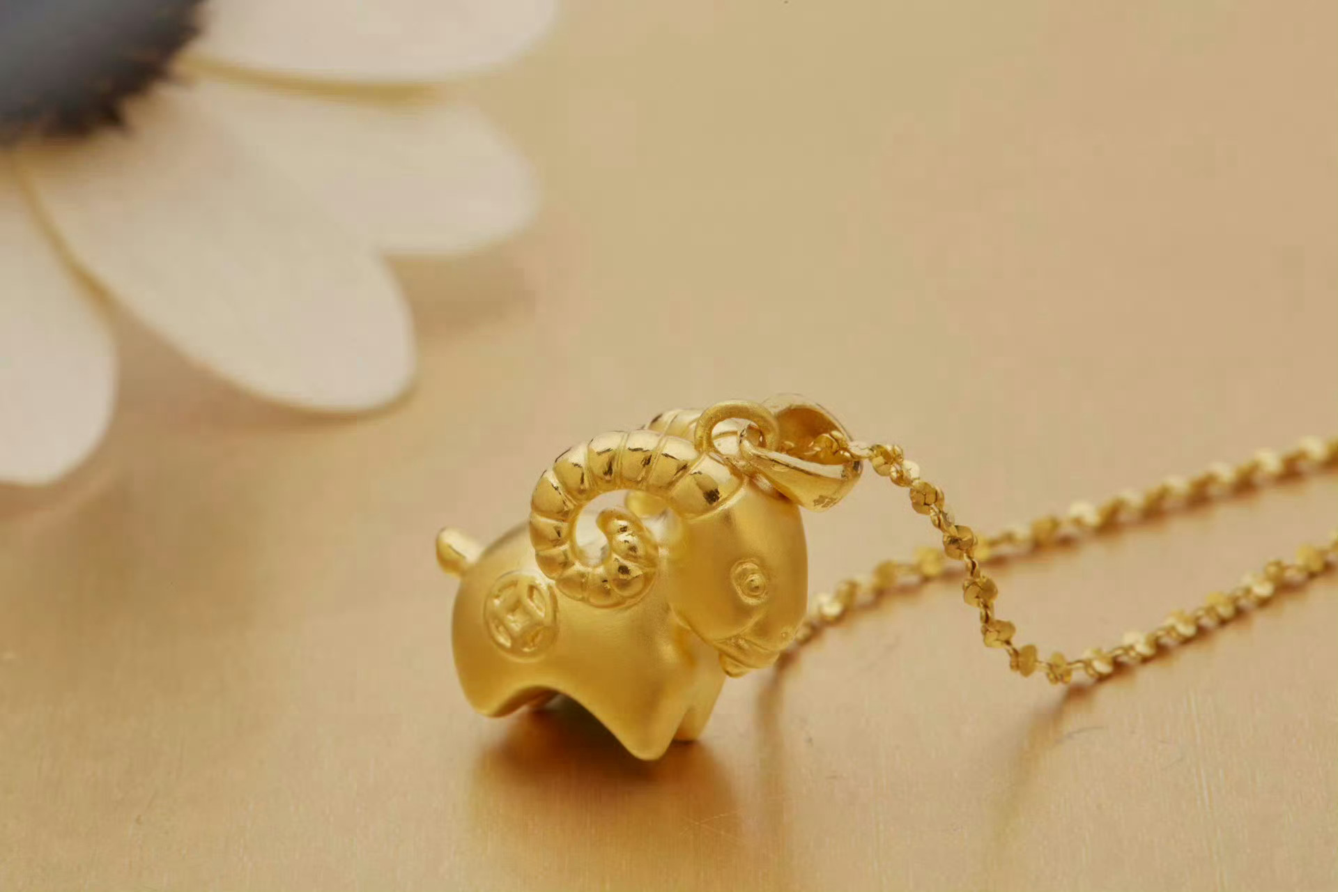 黄金白银上涨黄金跌的速度都赶不上话题登场的速度了，现在好像还是跌的状态吧，怎么黄