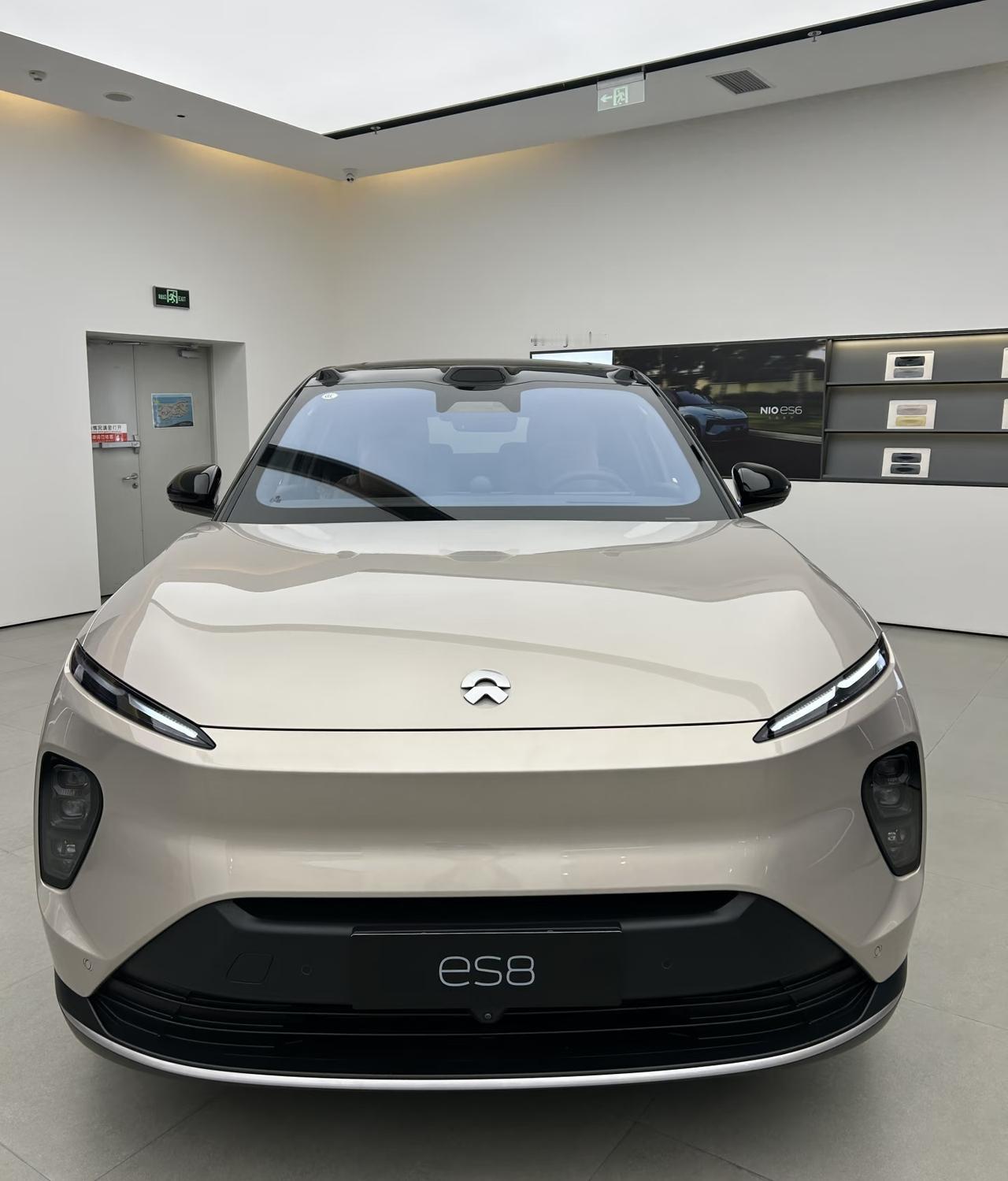 蔚来ES8的性能配置，全面展现了 “高端纯电SUV在性能、舒适与体系化体验上的综