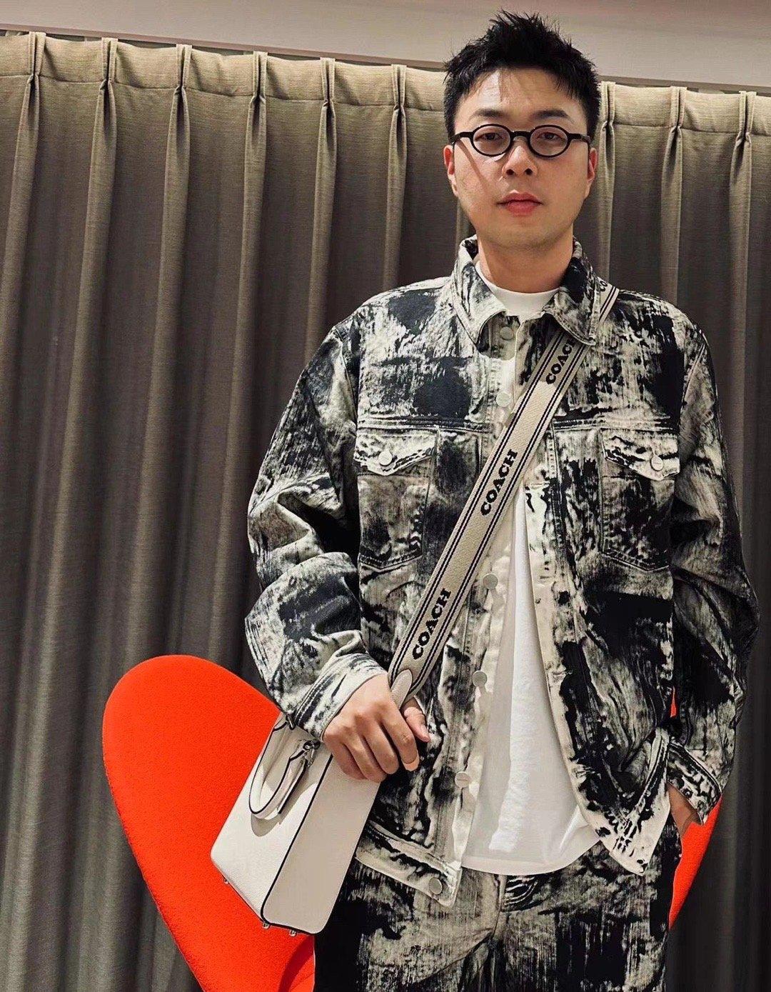 杜海涛直播帮人找工作？

这波操作太圈粉了！

杜海涛最近在直播间搞大事了，专门