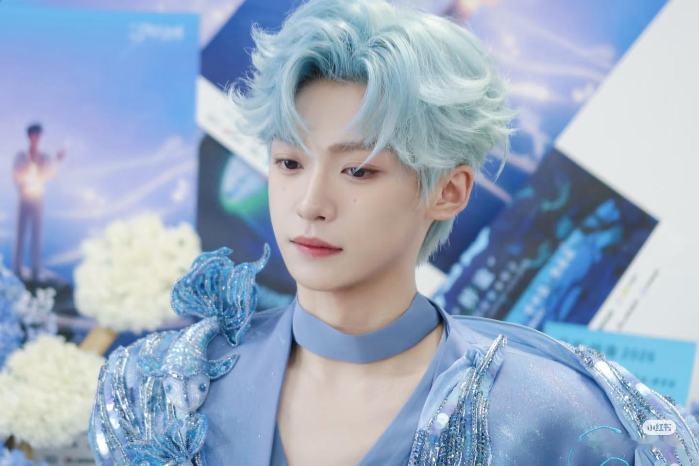 梓渝游点意思2026巡回演唱会 zy梓渝 "薰衣草的花语是等待爱情了,那我的初衷