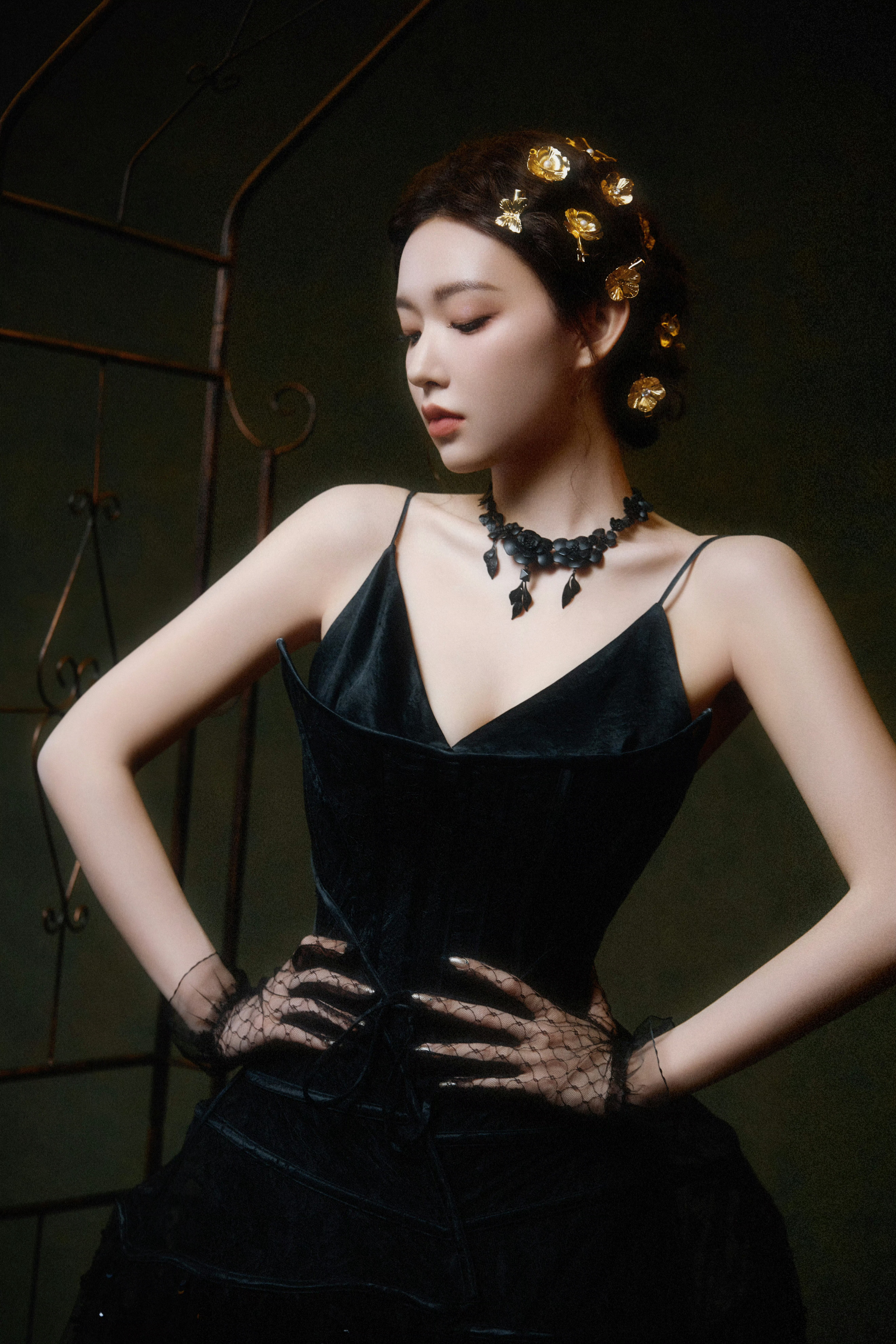 程潇 REDGALA春日盛典红毯吊带潇潇