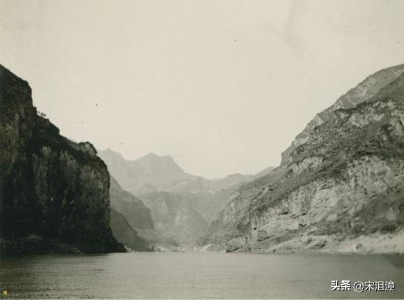 《旧五代史・梁书第三》・后梁太祖开平元年（907 年）
【原文】太祖开平元年 (