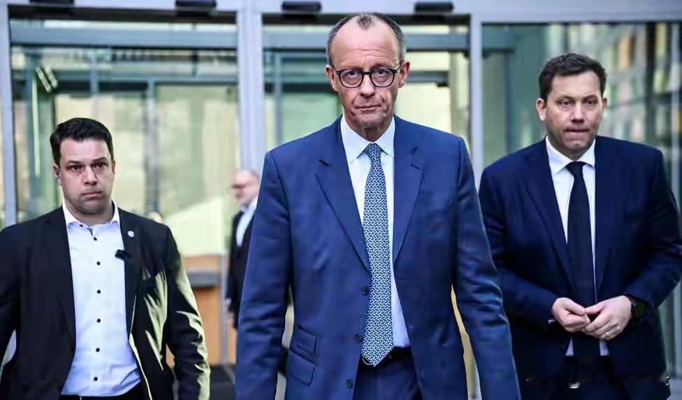 口风变了！德国总理默茨说向乌克兰部署多国部队需获俄罗斯同意
一夜之间，欧洲变天了