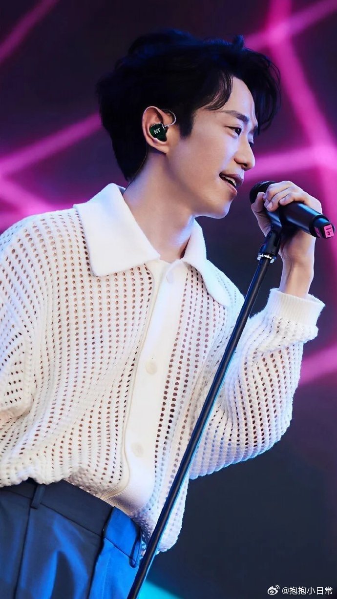 张栋梁又杀回湖南卫视了 从《北极星的眼泪》到《如燕》，湖南卫视见证他的音乐初心，