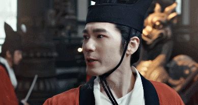 白宇新剧面相又变了白宇每集眉宇间的重量都在增加，最后那滴泪砸下来时，屏幕前的我同