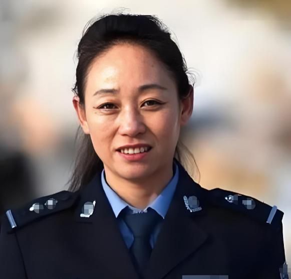 1998年，内蒙一女子自家商店被盗，女子通过足迹跟踪到盗贼，没想到女子竟然被破格