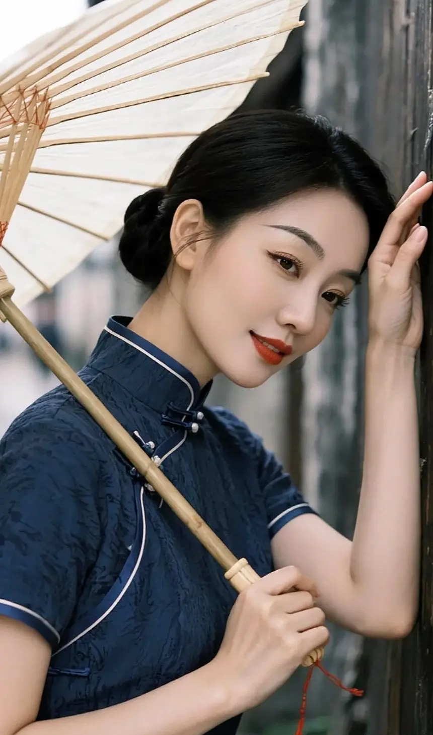 AI雨巷旗袍照 随变ai随便玩 广告分成伙伴计划玩法达人