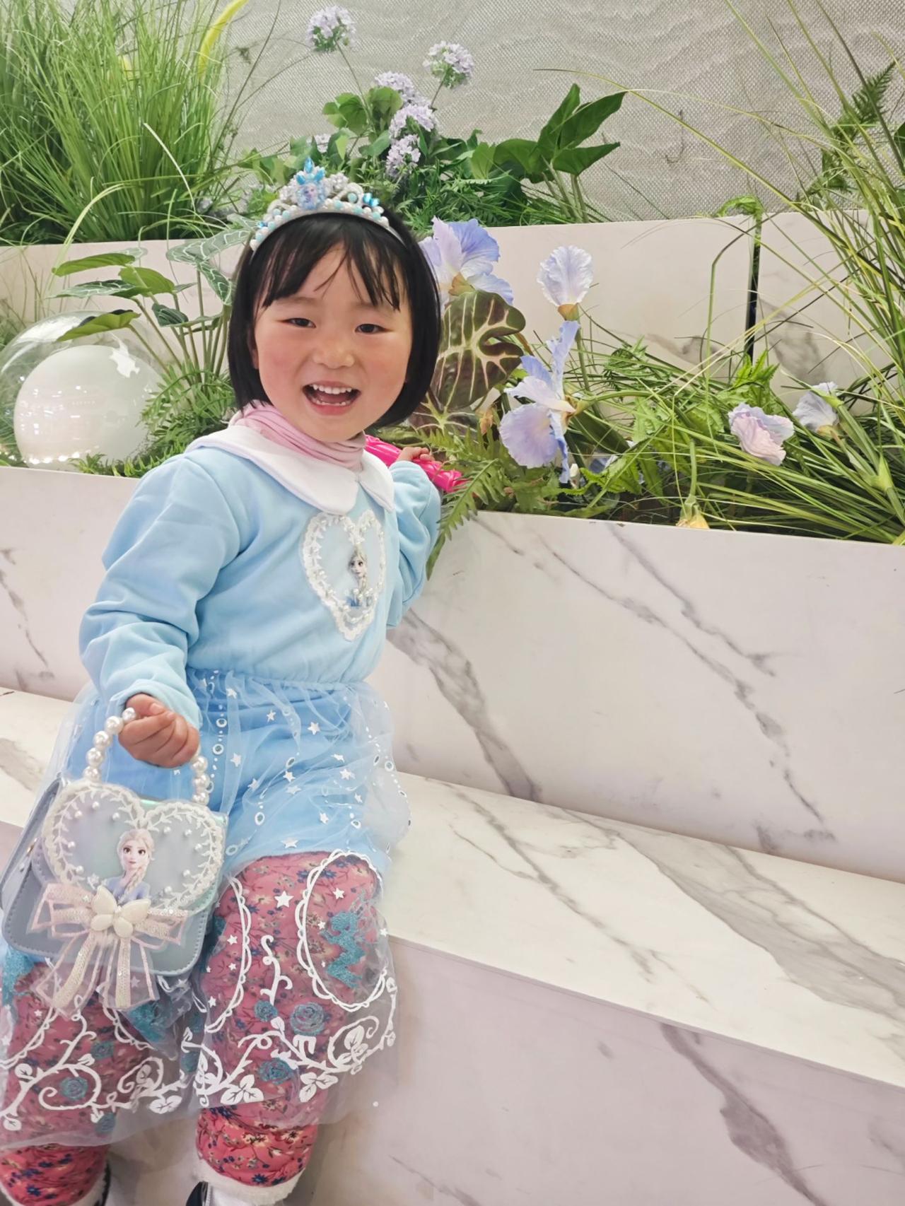 以前纺织女工的故事可太有看头了。那时候机器问题一堆，动不动就出故障，女工们一边干