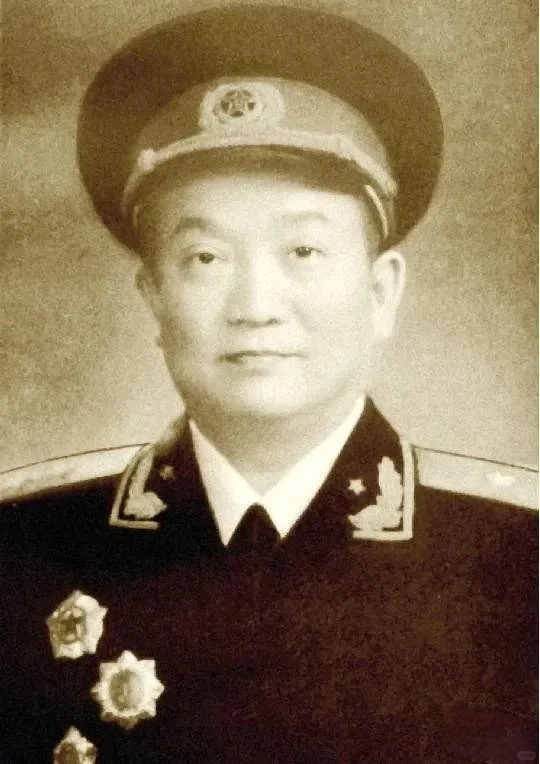 解放军原总后勤部副政委：李雪三将军