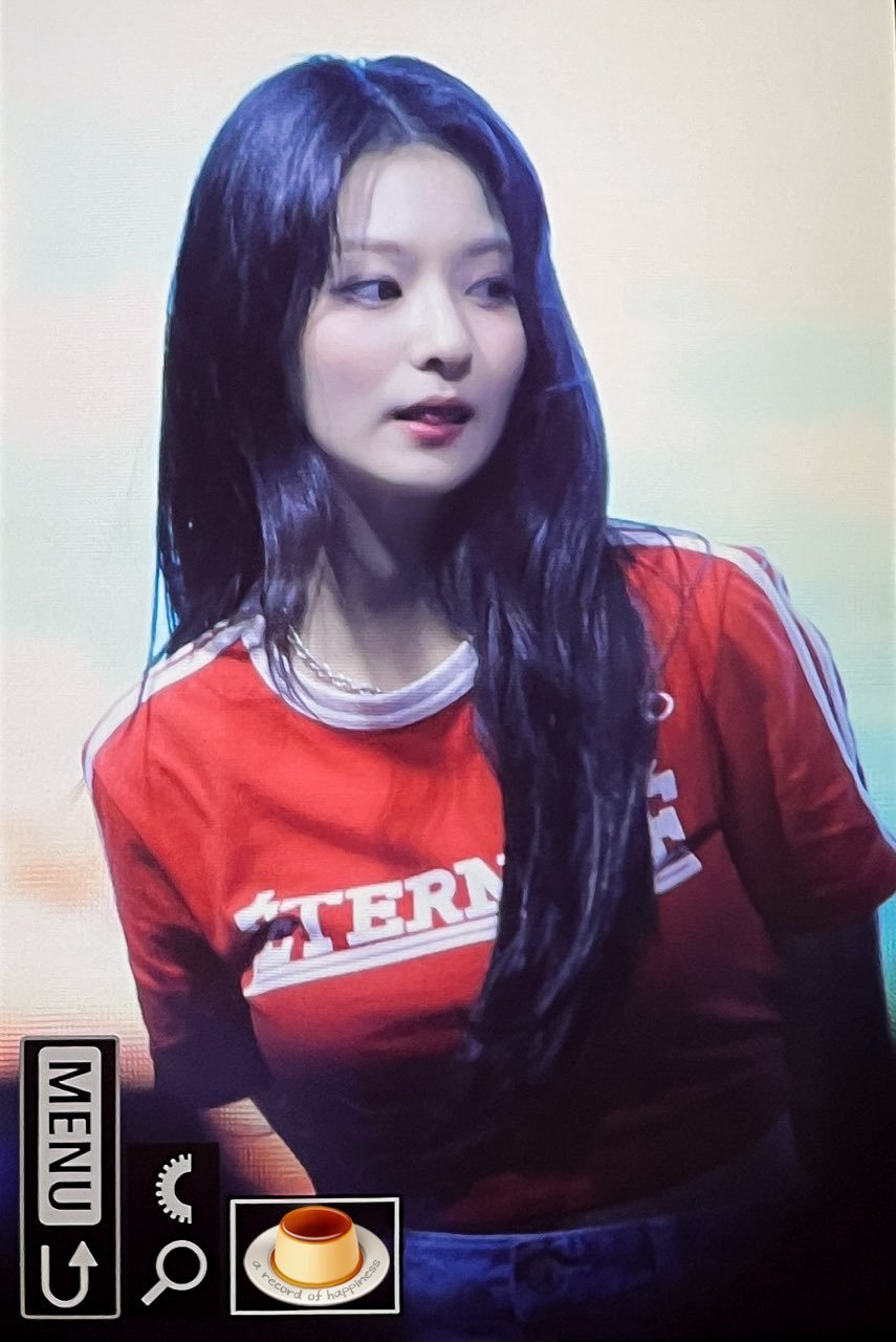 #李娜炅[超话]#🐣#蜜桃笑颜李娜炅# [图片]240509 西京大学校庆 预