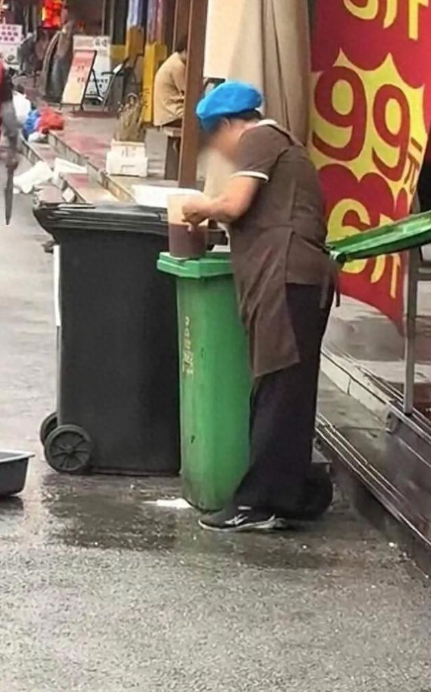 5月中旬的一天，在辽宁一家生意颇为红火的餐饮店内，一名身着工作服、脊背微驼的中年