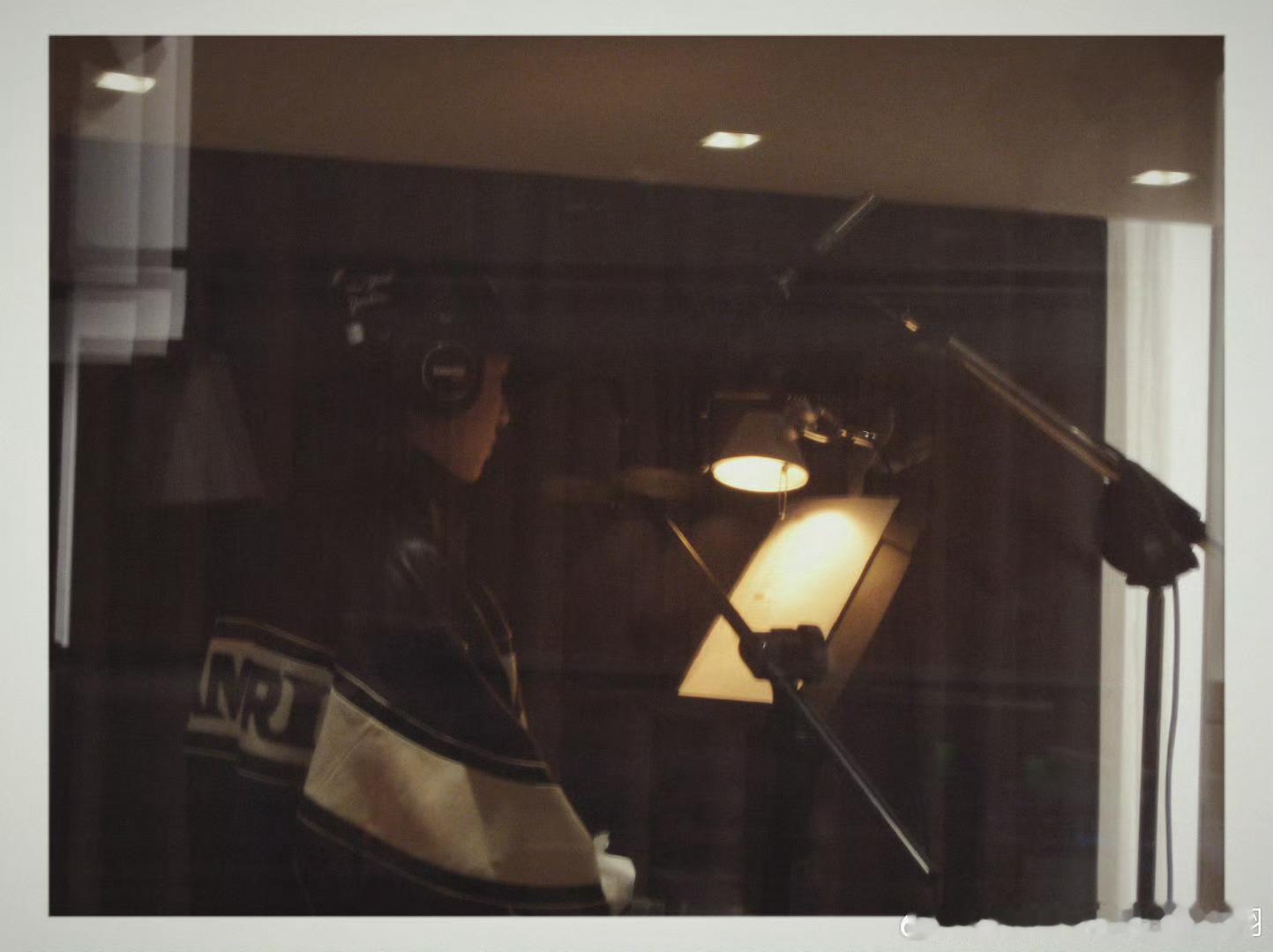 严浩翔新歌加载中严浩翔新专加载中sm2慢慢来慢慢来但我将一直保持焦急等待中 大眼