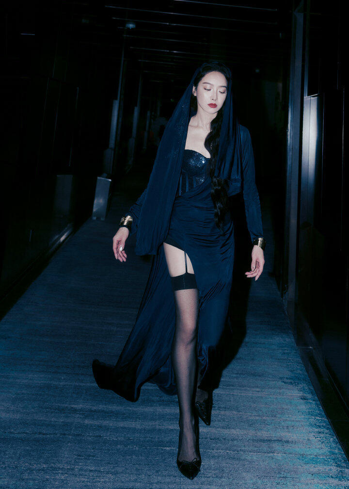 宋茜黑丝诱惑，妥妥的绝辣黑女巫 ​​​