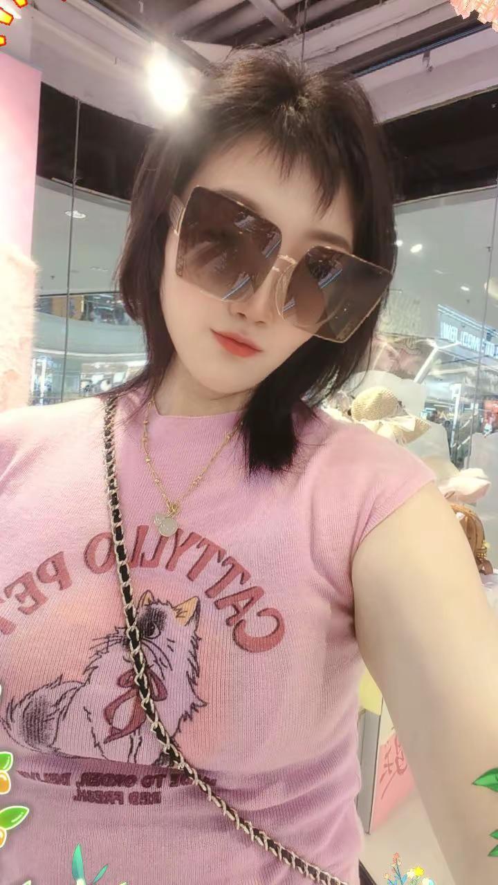 不得不表扬一下自己，“飒”和piaoniang我多少全占。嘻嘻😁