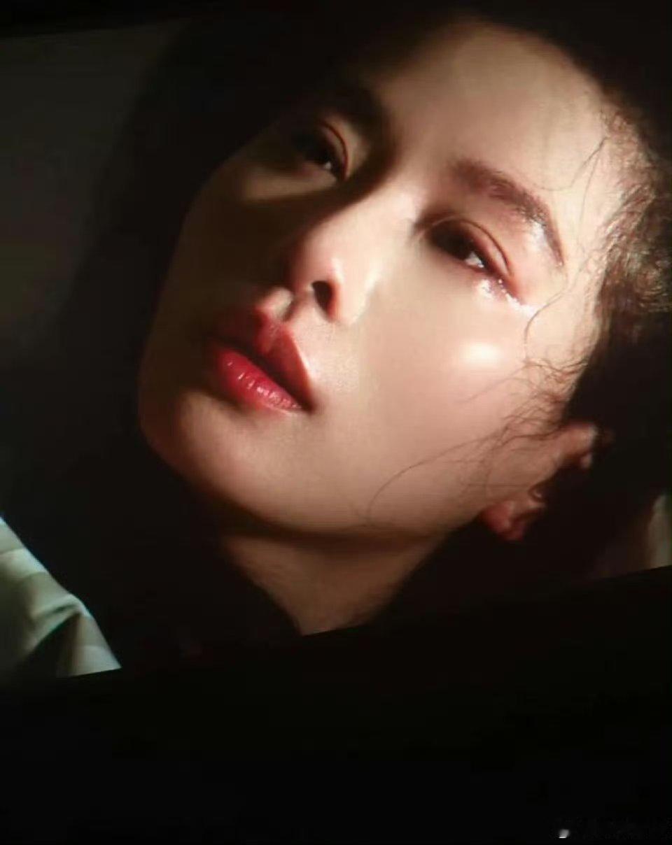刘诗诗 美人落泪 刘诗诗在惊蛰无声里演的好好，处处都是点睛之笔 