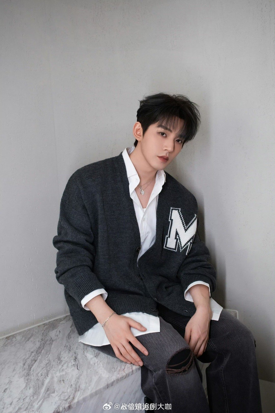 瓜主集体破防就是说这是啥情况啊，郭敬明发了邓为的眼部特写后，居然最先破防的是一群