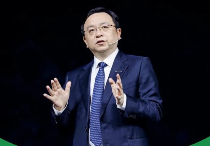 王传福也来了个余承东式的吹牛，声称五年以后，比亚迪在规模上，做到全球第一。王传福