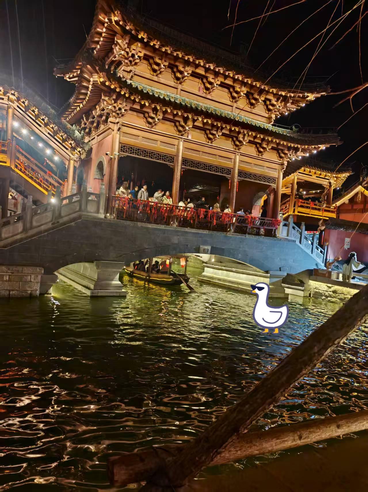 溙洧城的风景！

家人们，你们看这夜景是不是绝了！这就是咱们河南新密的溱洧水城，