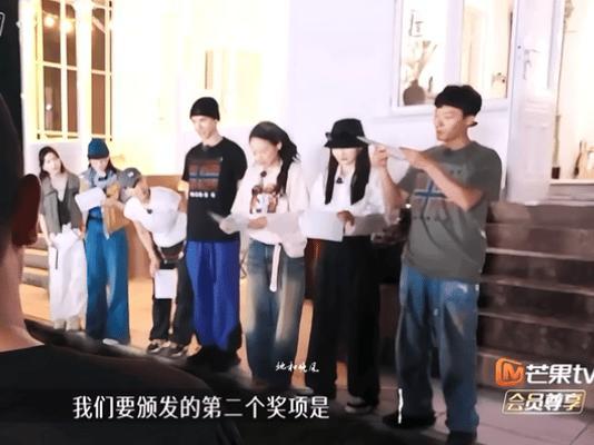 谁被花少同心季这段笑不活！那英找麦克风的瞬间，龚俊马思纯直接喊出“不用了 喊！”