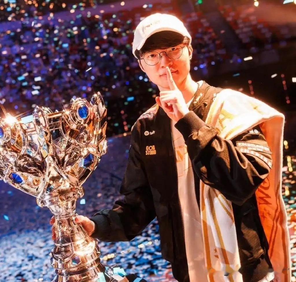 孙兴愍如果世界杯夺冠了，地位能不能超越六冠王faker