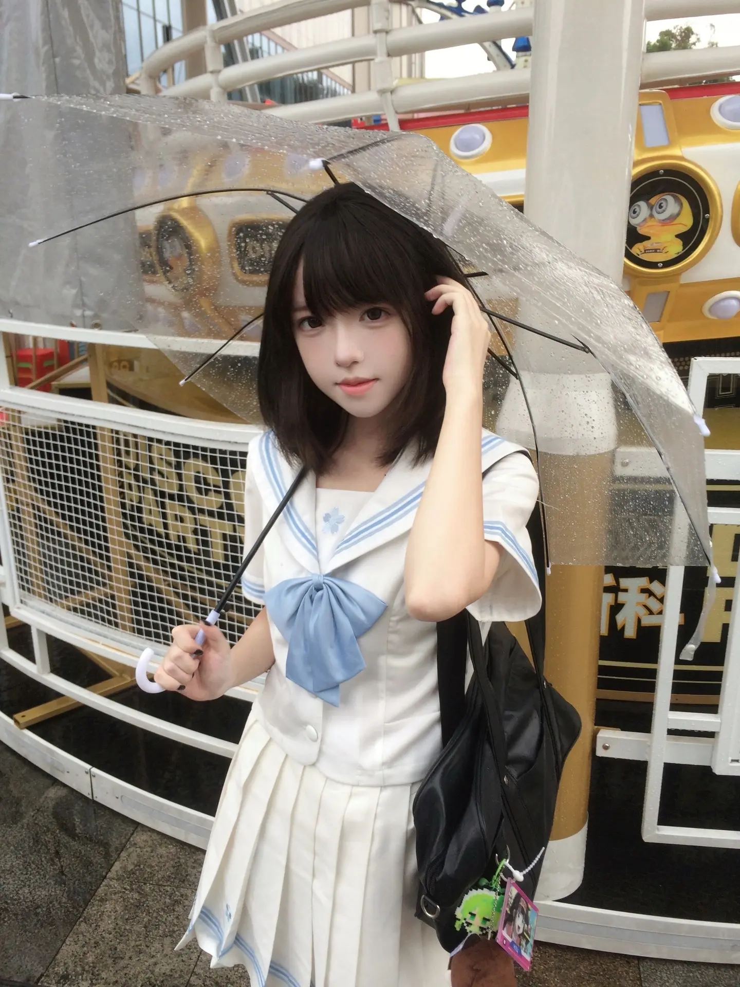 如果我是降落的雨滴 你会不会是接住我的土地