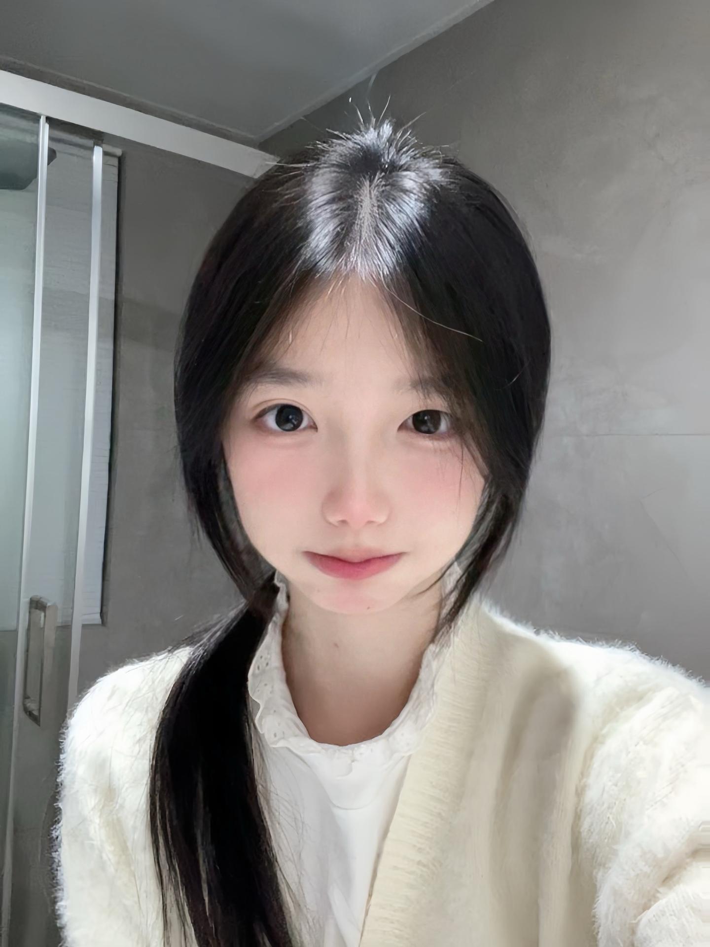 你说戴美瞳伤眼睛  有人费尽心思给我买最舒服的赫莲娜美瞳半年抛